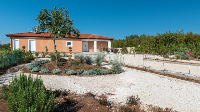 Kuća, Kunj Thumbnail