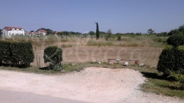 Land, Pula Thumbnail